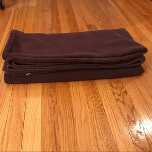 Calvin Klein Home Blanket & F/Q box pleat bed skirt